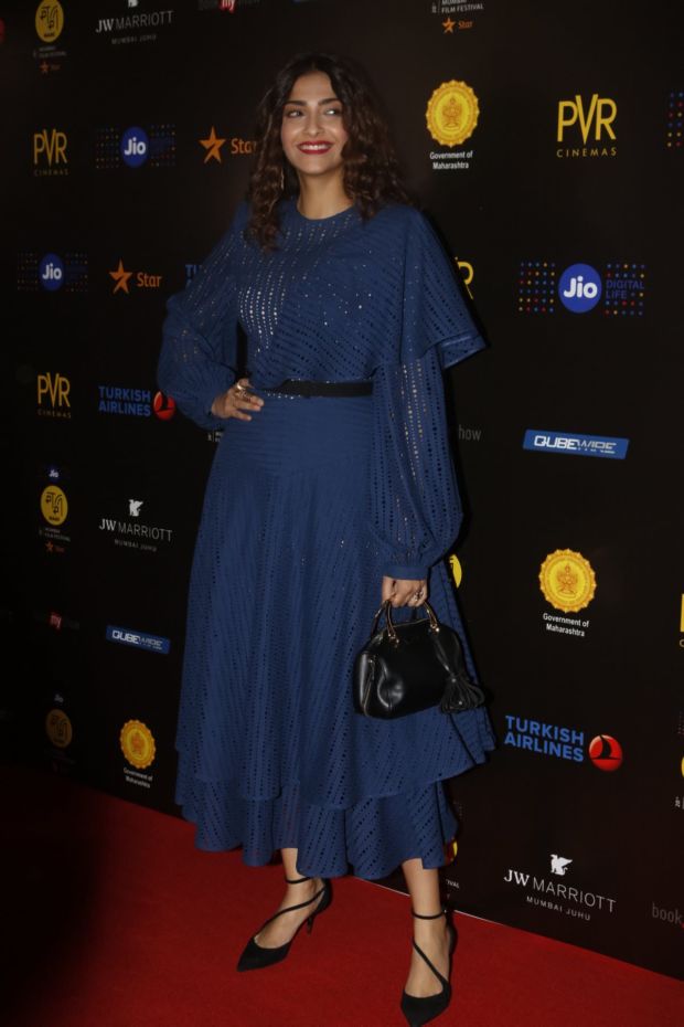Sonam Kapoor's Curls Amp Up Her Royal Blue Outfit