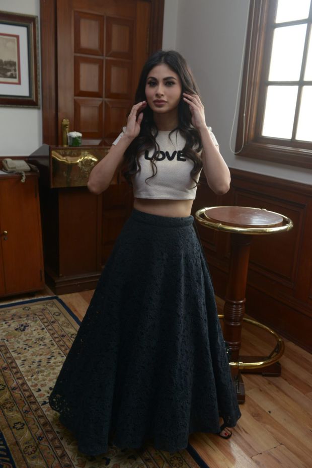 Akshay Kumar And Mouni Roy Promoting Gold In The Capital
