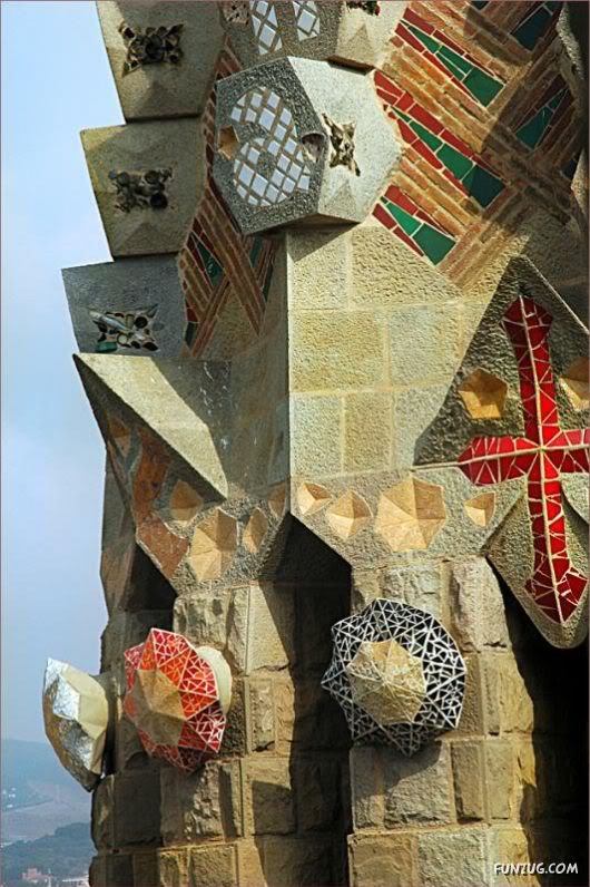 A Fantastic World of Gaudi