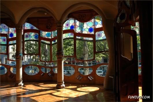 A Fantastic World of Gaudi