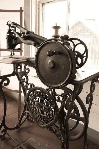 Have A Look At These Vintage Sewing Machines