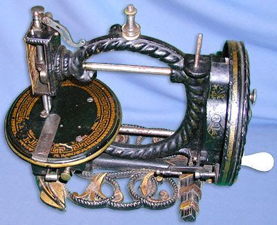 Have A Look At These Vintage Sewing Machines