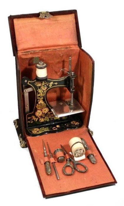 Have A Look At These Vintage Sewing Machines