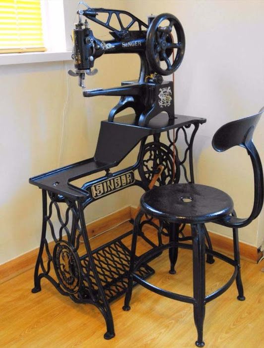 Have A Look At These Vintage Sewing Machines