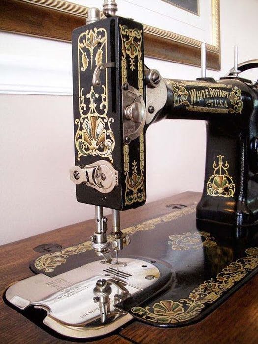 Have A Look At These Vintage Sewing Machines