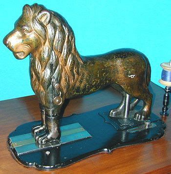 Have A Look At These Vintage Sewing Machines