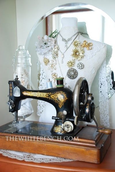 Have A Look At These Vintage Sewing Machines