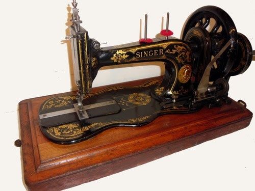 Have A Look At These Vintage Sewing Machines
