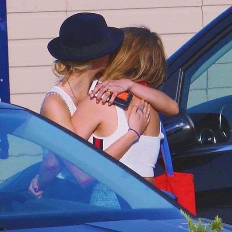 Ashley Benson And Cara Delevingne Together In Los Angeles