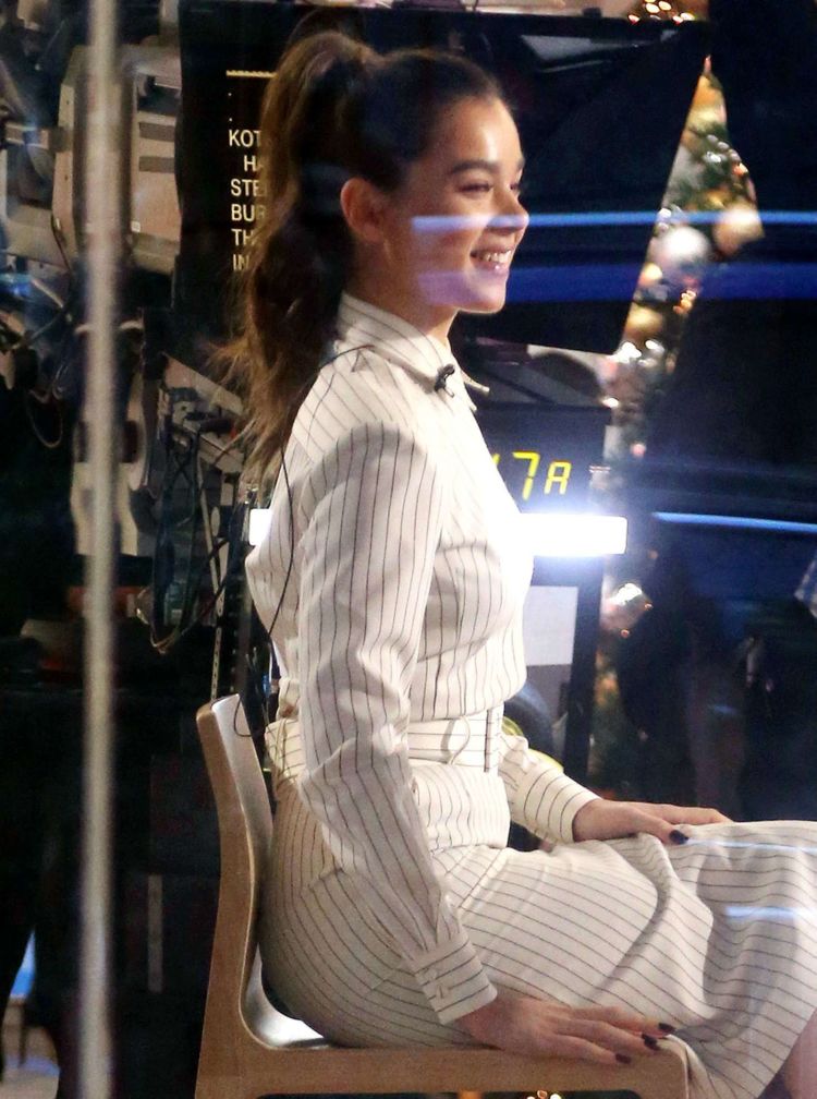 Hailee Steinfeld Smiles On The Today Show