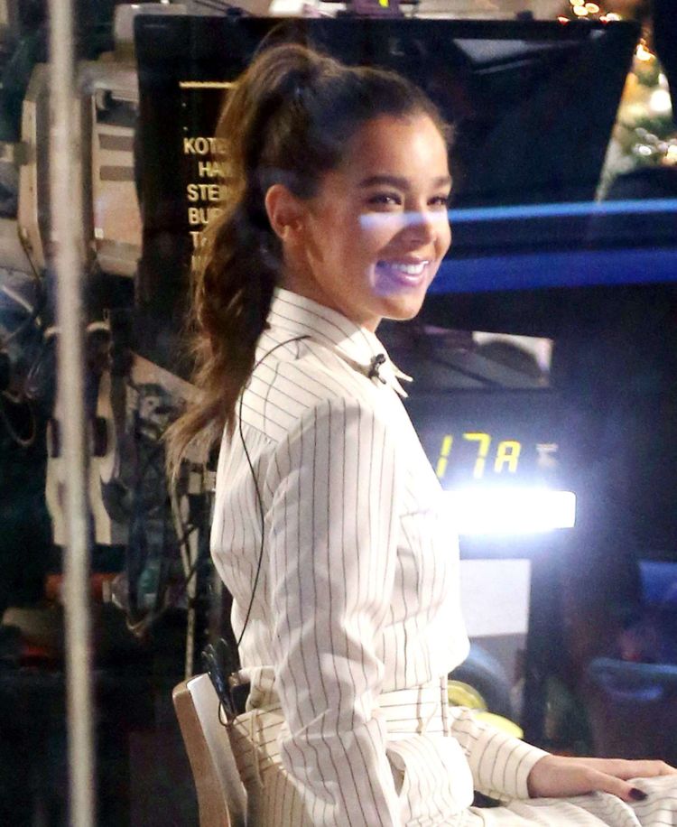 Hailee Steinfeld Smiles On The Today Show