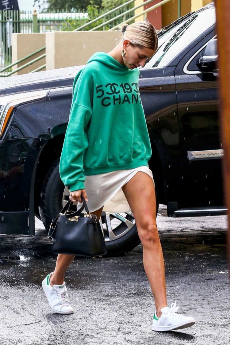 Hailey Baldwin Candids In Miami