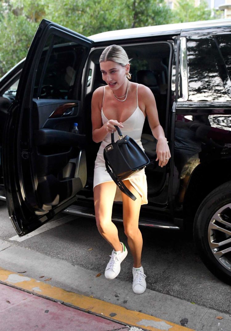 Hailey Baldwin Candids In Miami