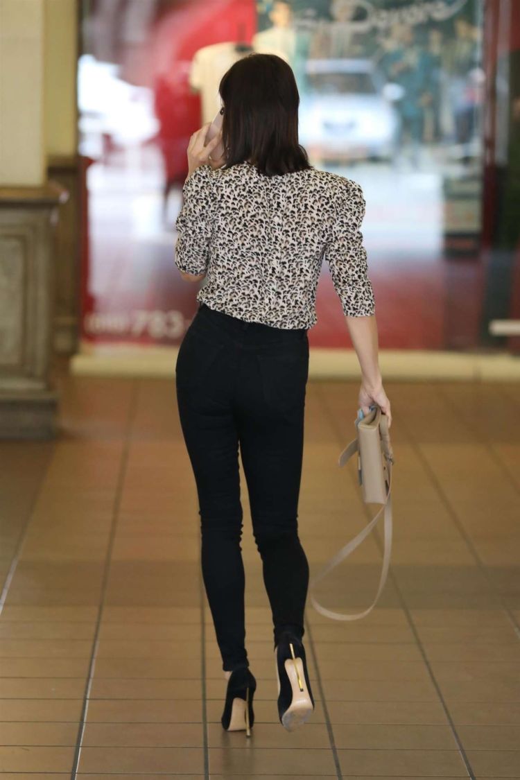 Pretty Jenna Dewan Running Errands In Los Angeles