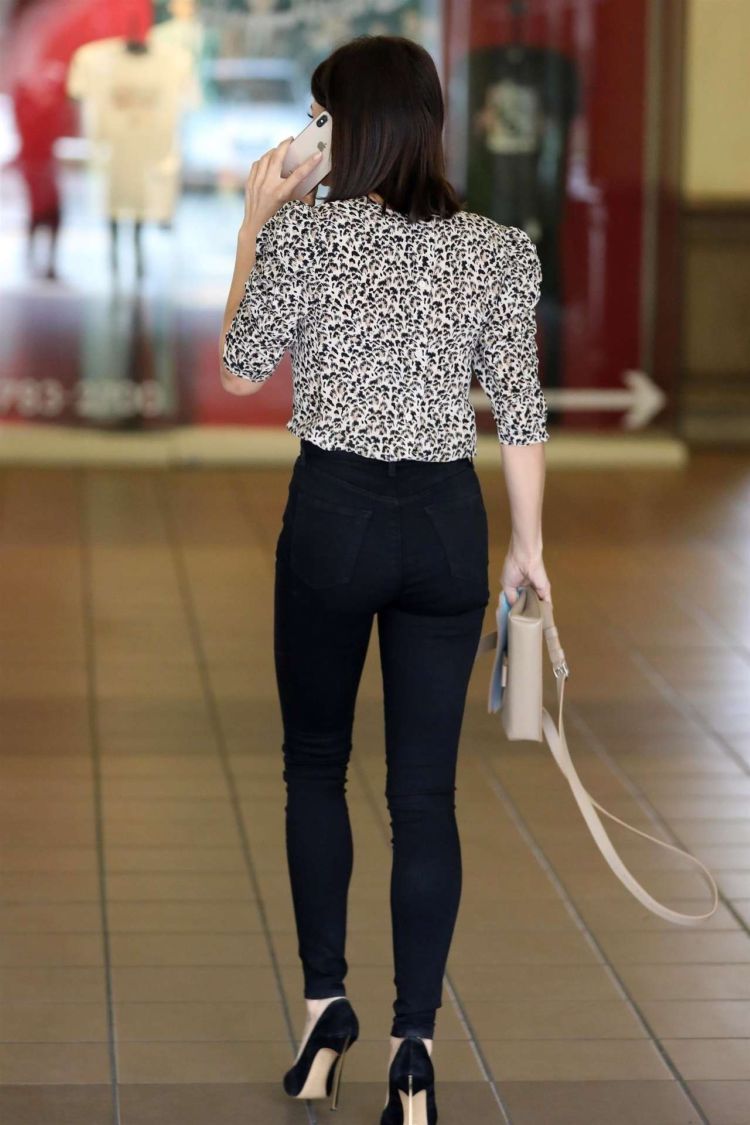 Pretty Jenna Dewan Running Errands In Los Angeles