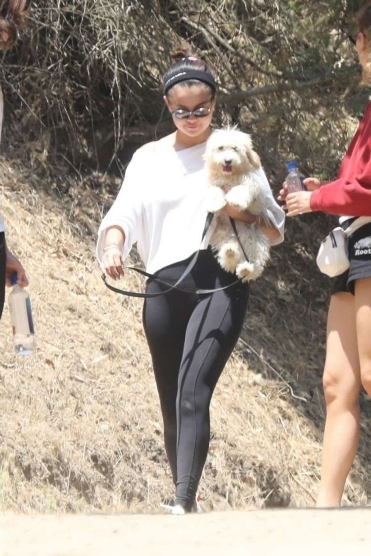 Selena Gomez Out For A Hike With Her Friends And Her New Puppy