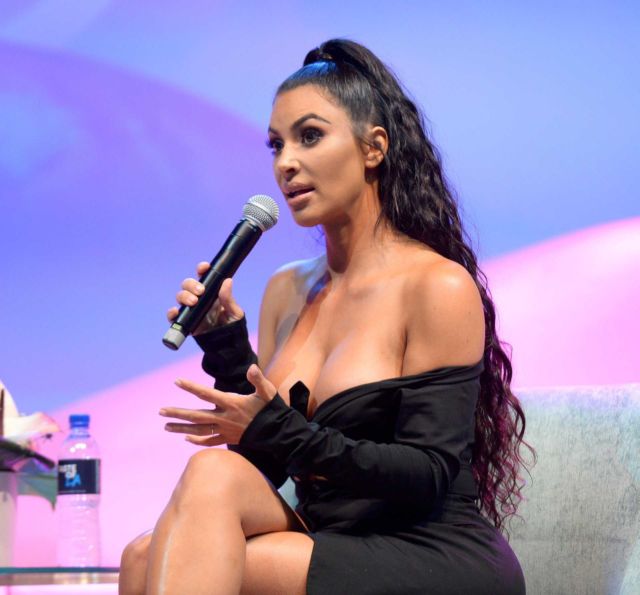 Kim Kardashian Speaks At The Beautycon Festival 2018 Part 8 4171