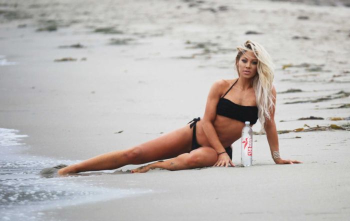 Alysia Kaempf's Fantastic Beach Shoot For 138 Water