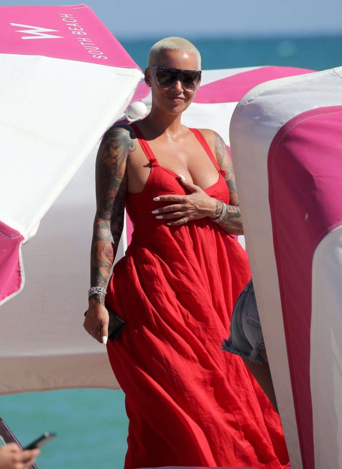 Amber Rose Relacing In A Bikini At Miami Beach