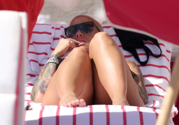 Amber Rose Relacing In A Bikini At Miami Beach