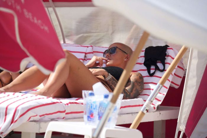 Amber Rose Relacing In A Bikini At Miami Beach