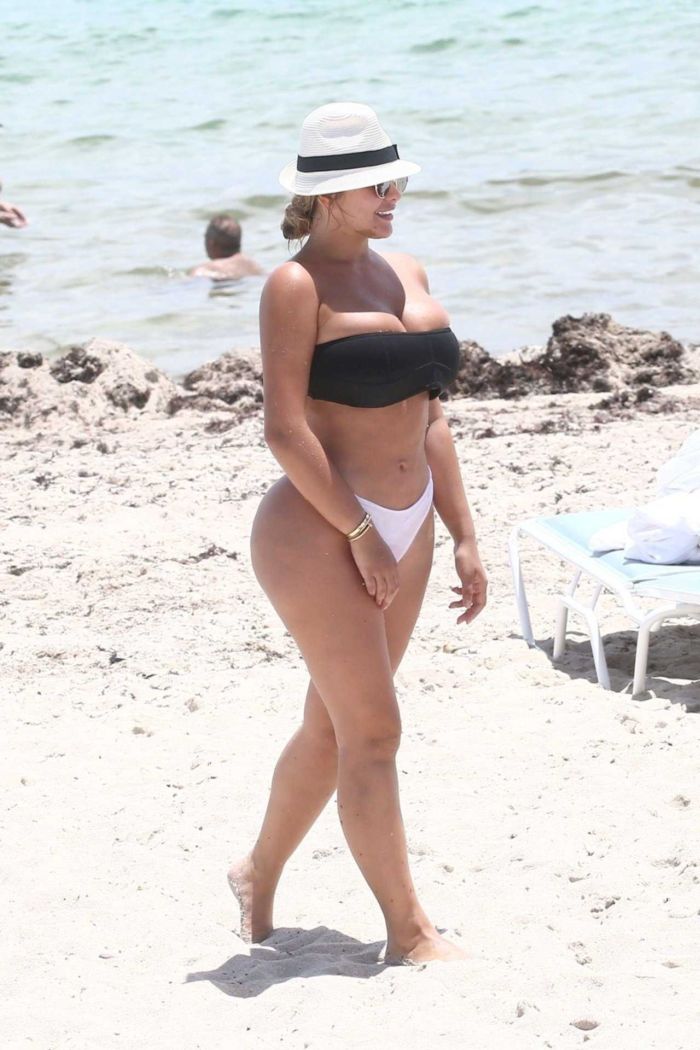 Anastasia Kvitko On The Beach In Bikini
