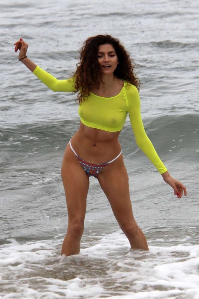 Blanca Blanco Enjoys Her Vacation In Bikini On The Beach