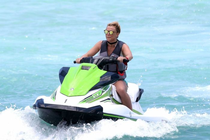 Britney Spears On A Jet Skii An Bikini