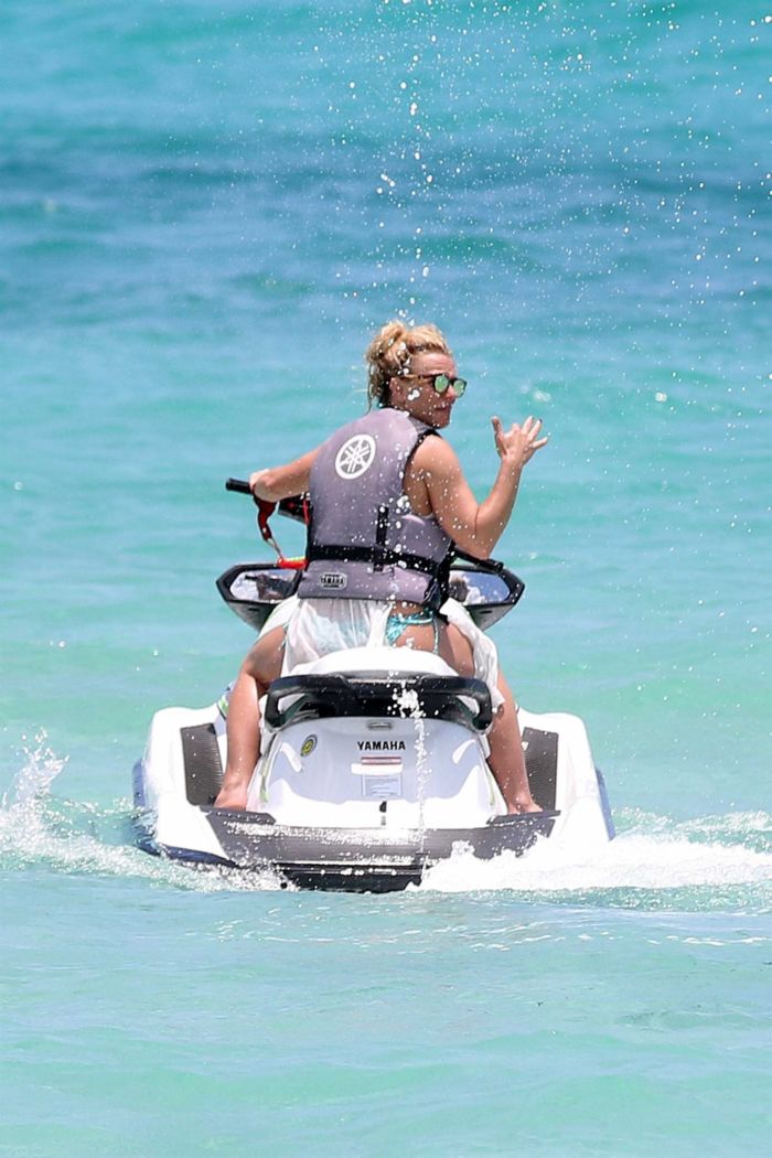 Britney Spears On A Jet Skii An Bikini