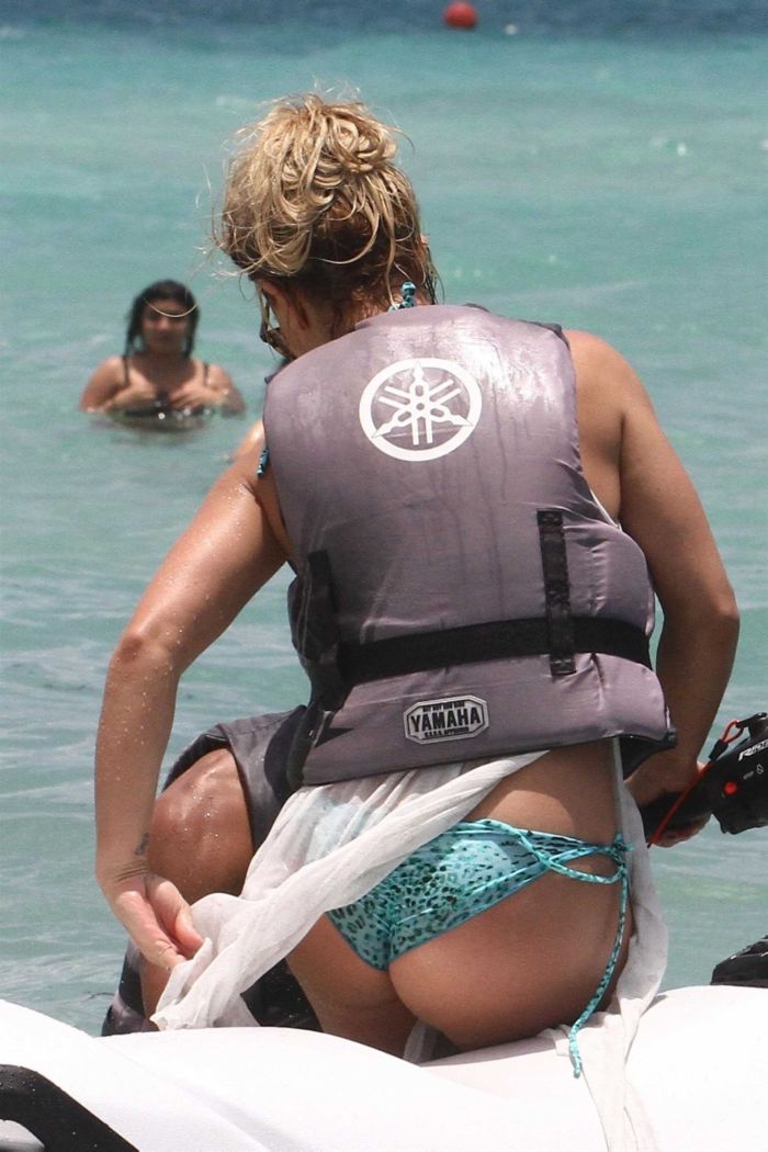 Britney Spears On A Jet Skii An Bikini