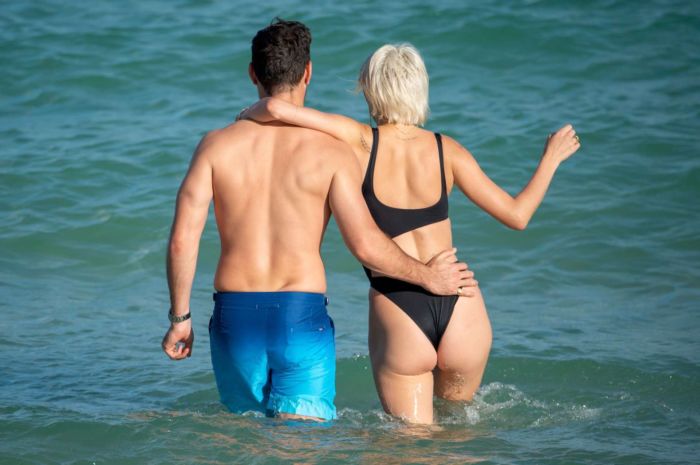 Caroline Vreeland In A Black Swimsuit At Miami Beach