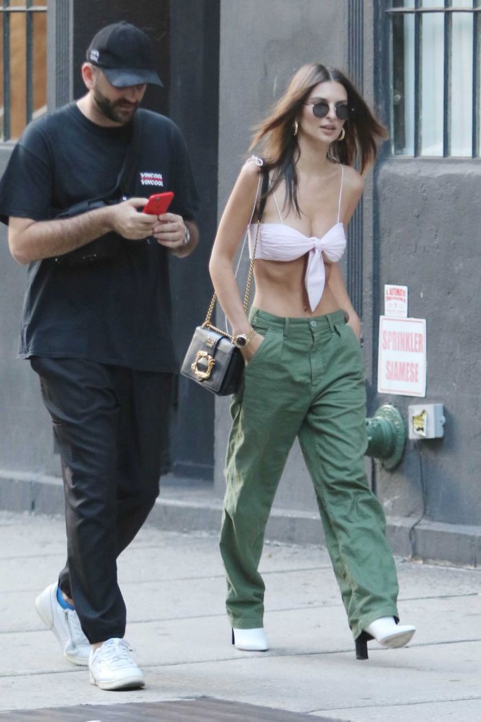 Emily Ratajkowski Out For A Dinner In New York