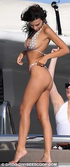 Emily Ratajkowski In Bikini At The Yacht In Sardinia