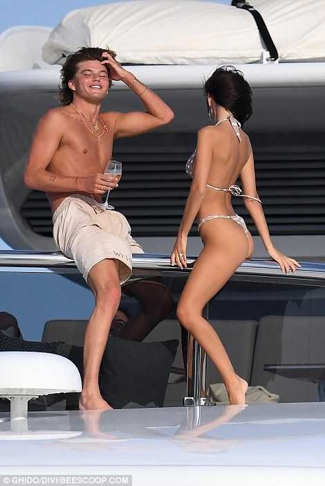 Emily Ratajkowski In Bikini At The Yacht In Sardinia