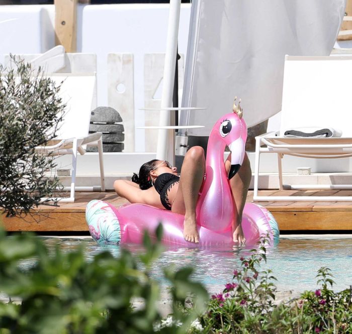 Georgia May Foote In Bikini At A Swimming Pool