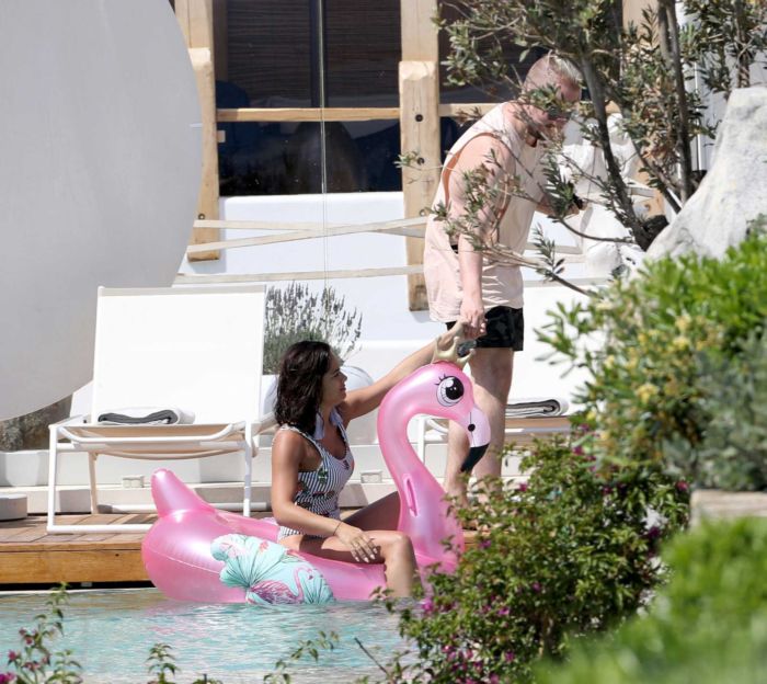 Georgia May Foote In Bikini At A Swimming Pool