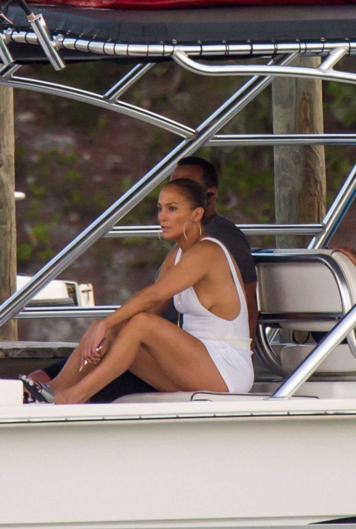 Jennifer Lopez Celebrating Birthday On A Boat In Nassau