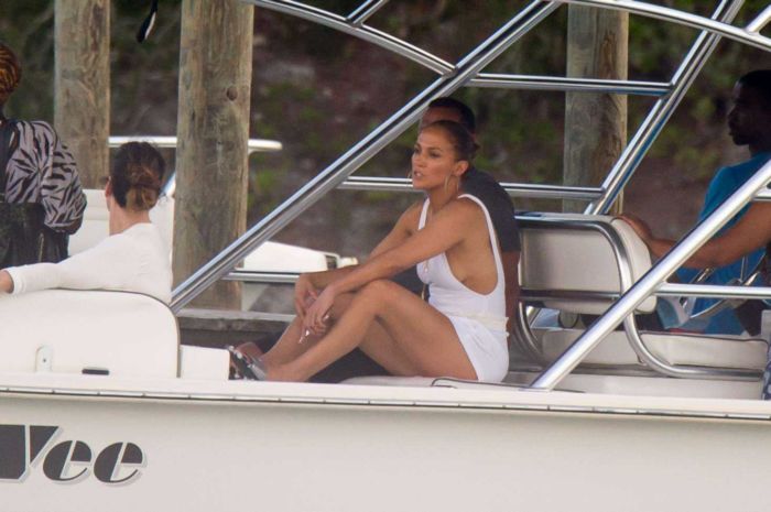 Jennifer Lopez Celebrating Birthday On A Boat In Nassau