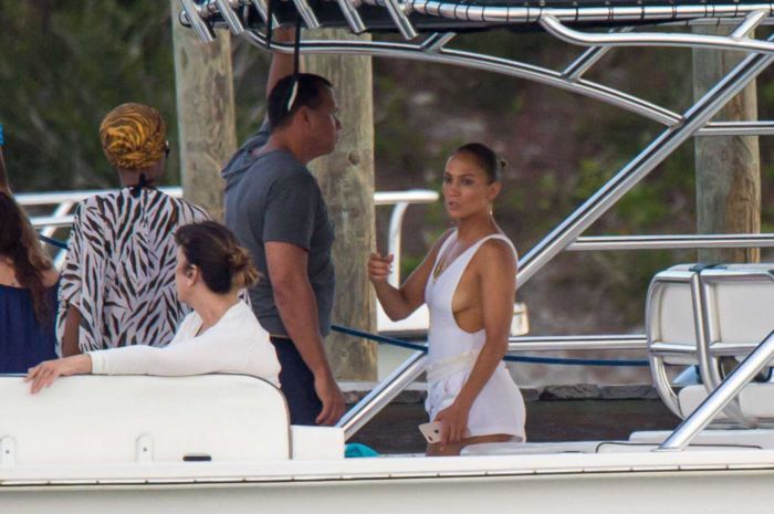 Jennifer Lopez Celebrating Birthday On A Boat In Nassau