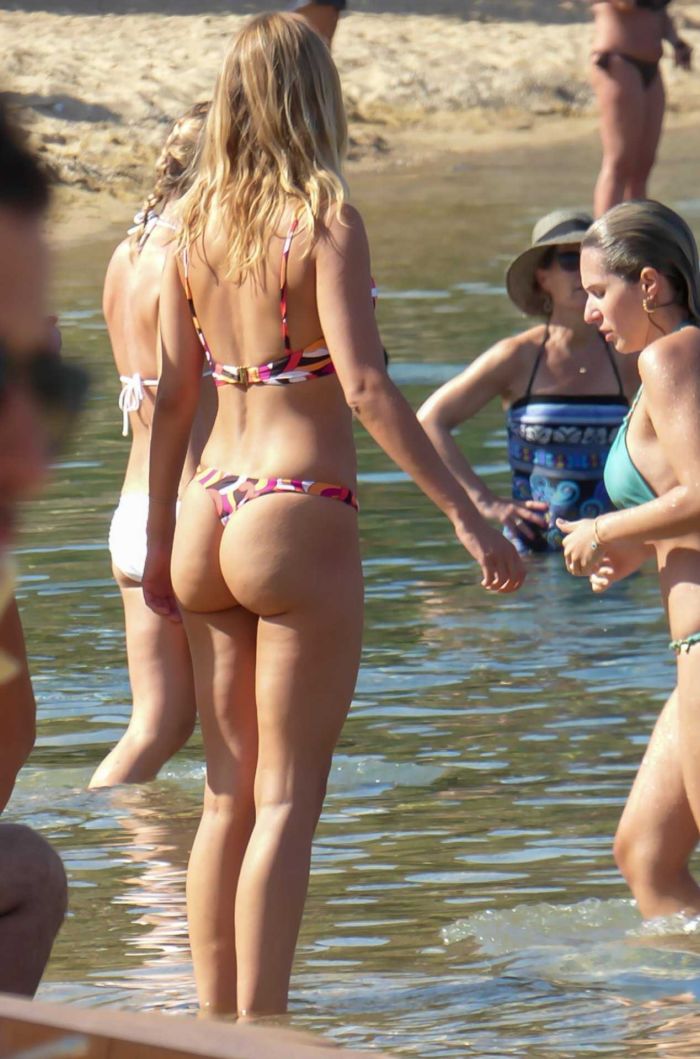 Kimberley Garner Enjoying In Bikini At The Beach In Mykonos