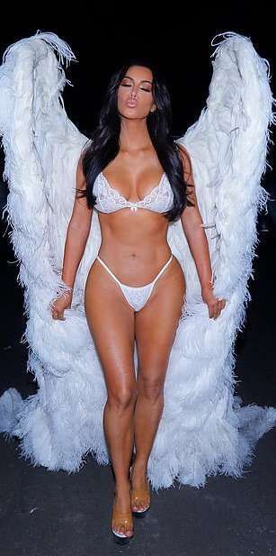Kim, Kourtney And Khloe Kardashian, Kendall And Kylie Jenner Pose Together For Lingerie Photoshoot