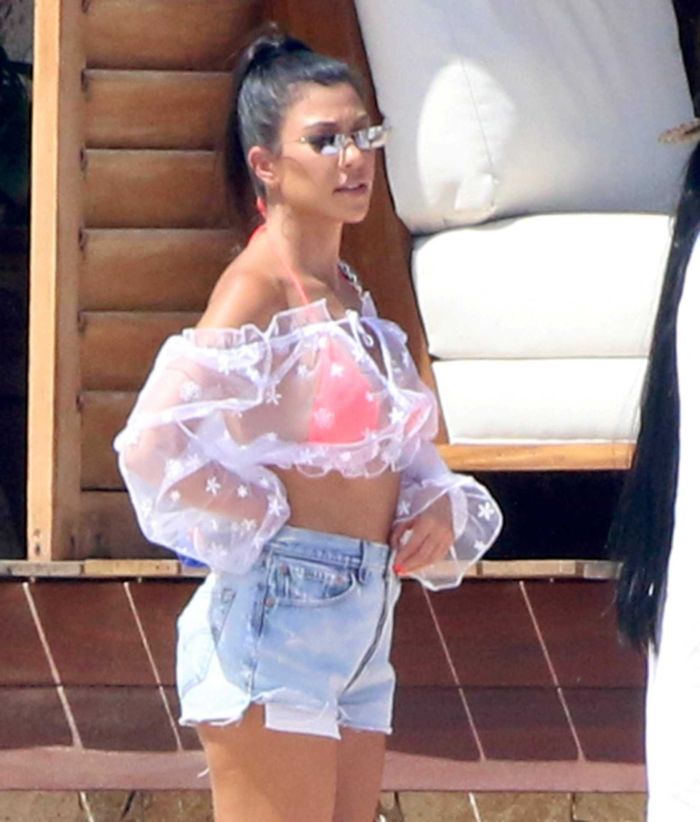 Kourtney Kardashian Candids In Pink Bikini In Los Cabos