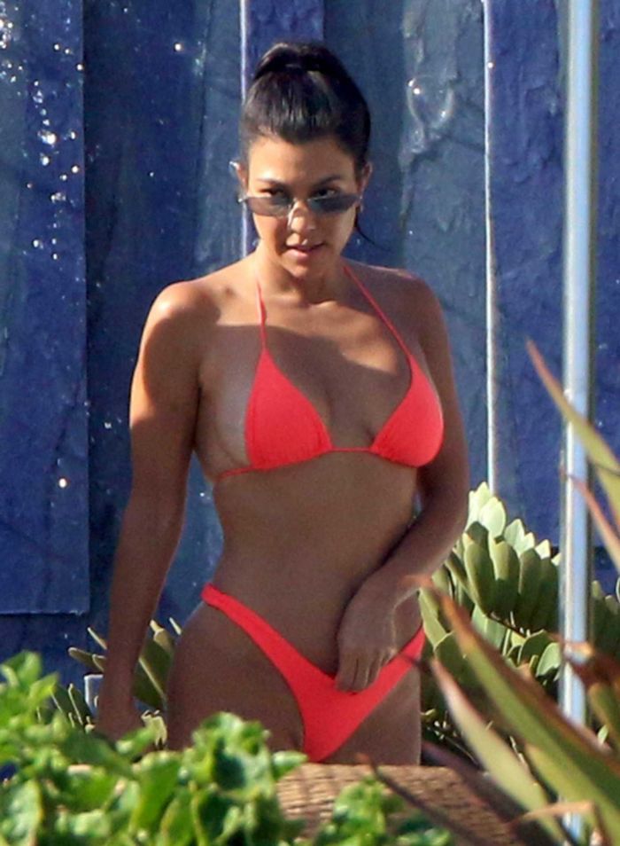 Kourtney Kardashian Candids In Pink Bikini In Los Cabos