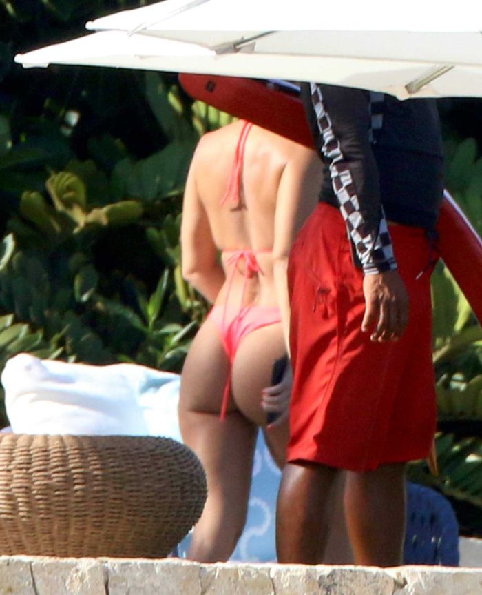 Kourtney Kardashian Candids In Pink Bikini In Los Cabos