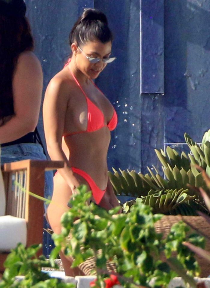 Kourtney Kardashian Candids In Pink Bikini In Los Cabos