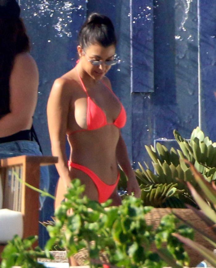 Kourtney Kardashian Candids In Pink Bikini In Los Cabos