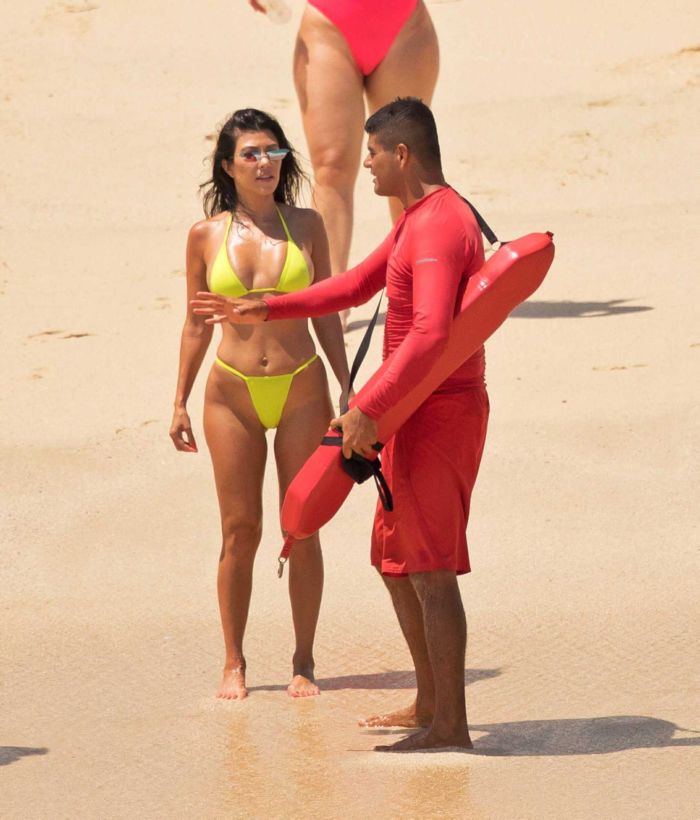 Kourtney Kardashian At The Mexican Beach In Yellow Bikini