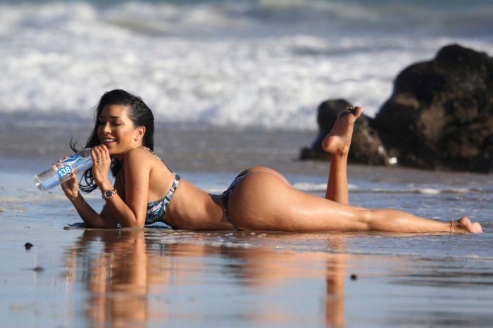 Lizzeth Acosta Beach Shoot For 138 Water