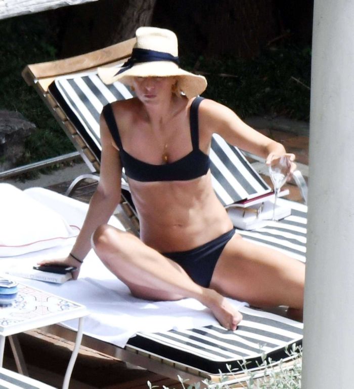 Maria Sharapova Candids In Black Bikini At The Swimming Pool
