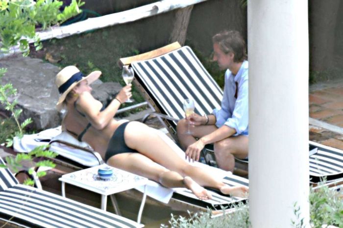 Maria Sharapova Candids In Black Bikini At The Swimming Pool